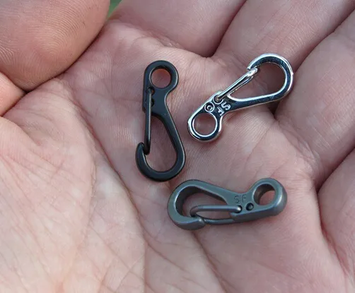 Camping Mini Carabiners och EDC-verktyg Utomhus behövs Mosvales SuperVivencia och flaska krok Paracord användbart