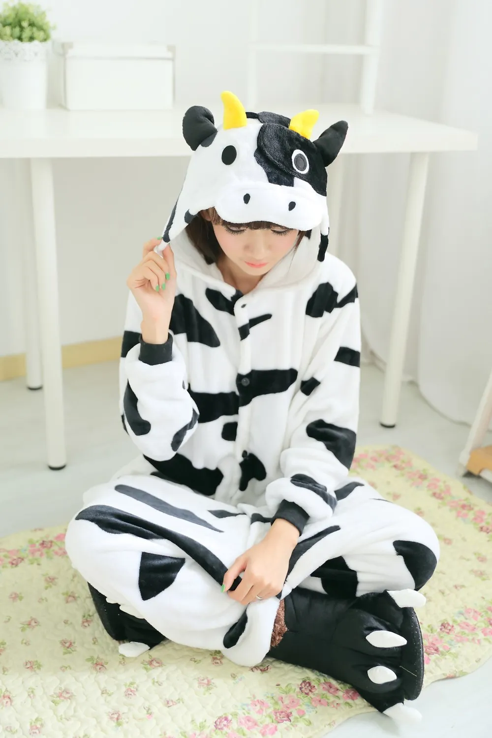 Velo peludo Adorável Adulto Unisex Animais Lindo leite de vaca vaca Pijamas Onesie Sleepsuit Cosplay Leite Sleepwear Dos Desenhos Animados Vaca onesies jumpsuit