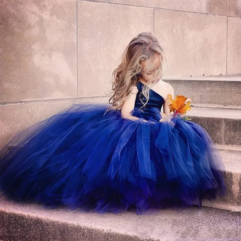 Ciemnoniebieski Tulle Suknia Balowa Kwiat Girl Suknie Dla Weselu 2016 Jeden Ramię Dziewczyny Korownice Suknie Lace Up Długość Długość Kid Party Dresses