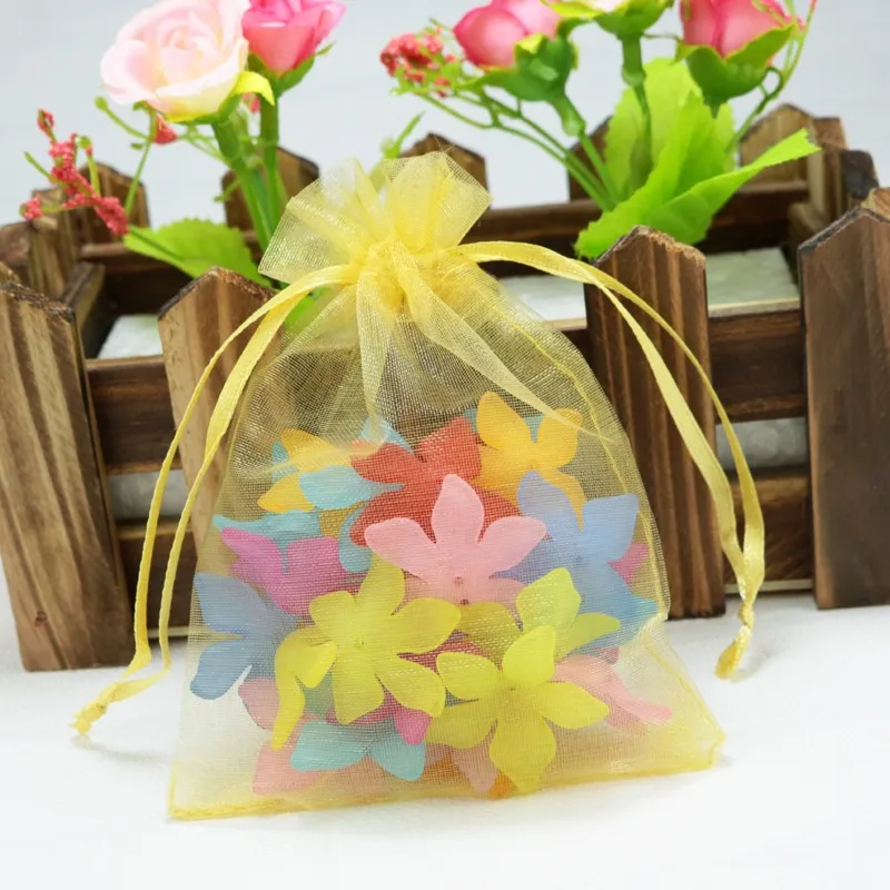 Bolsas de joyería con cordón de organza pequeñas de oro liso Bolsas de regalo de recuerdo de boda para fiestas Embalaje de regalo Envoltura de dulces Cuadrado 5 X 7 cm 2 ''X2.75'' 100 piezas