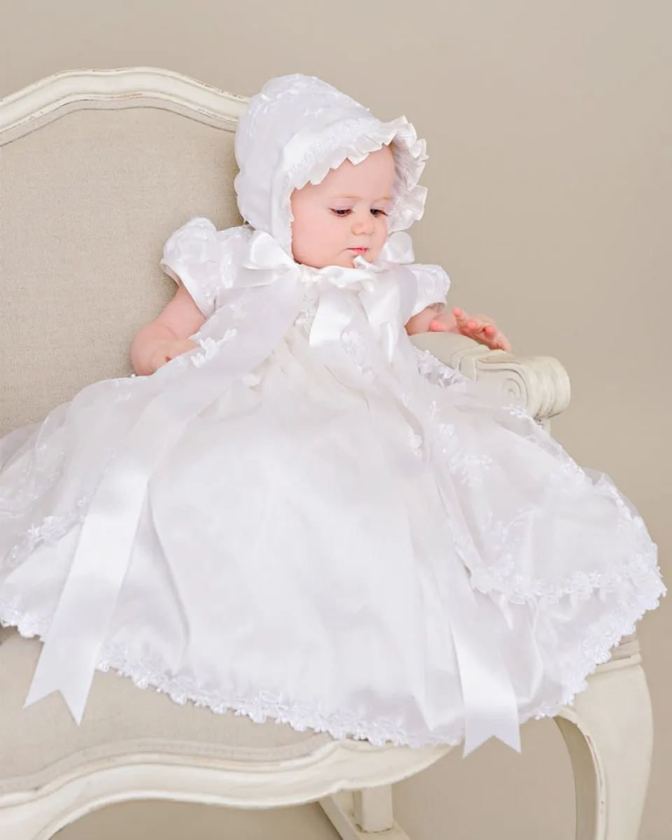 Första nattvardsklänningen Vintage Kort ärmar Lace Applique Baby Girl Baptism Dopklänningar Vit Beige Dop Bow Gown4653992