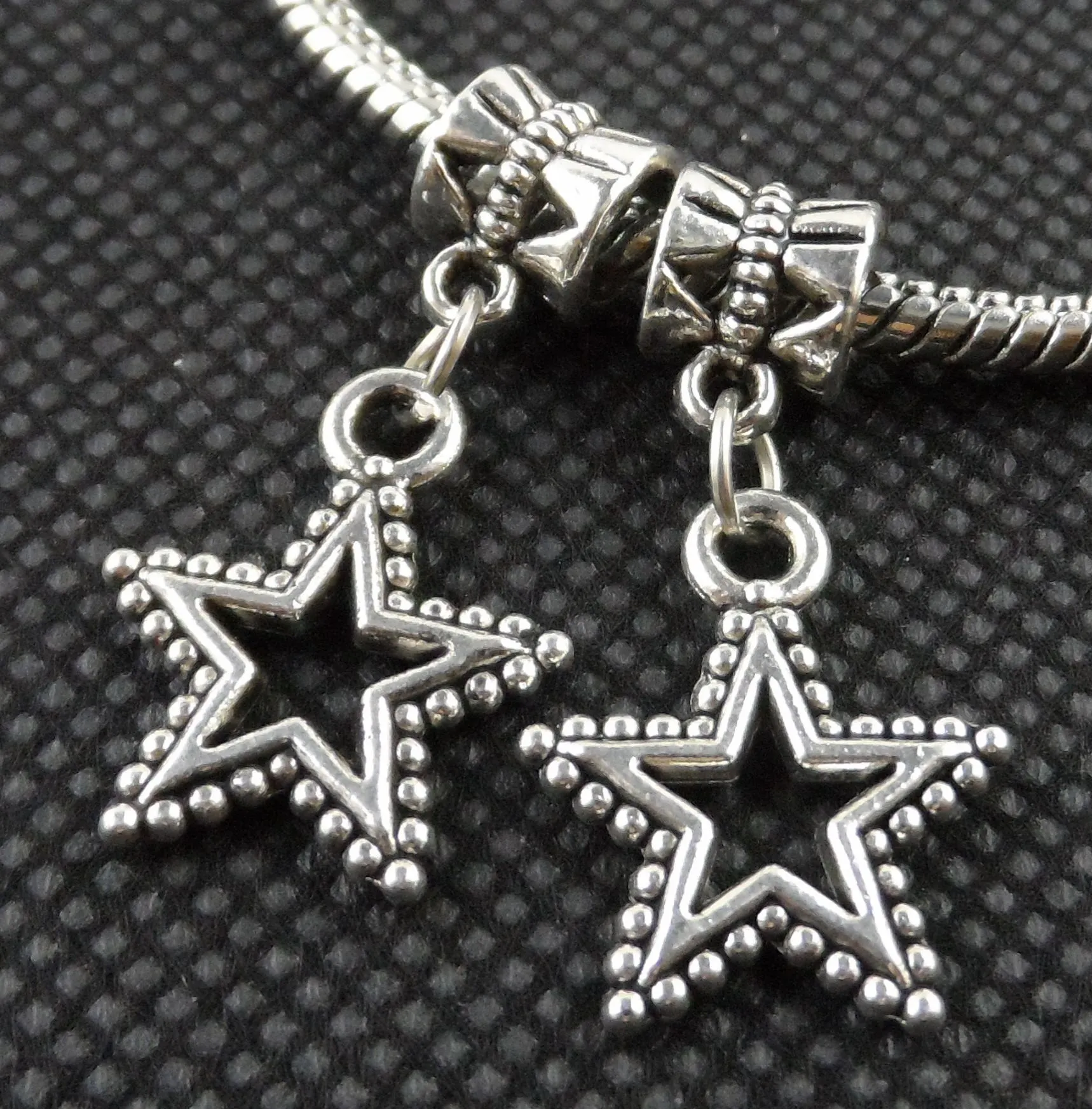 100pcs tibetansk silver fem-spetsig stjärna charms hänge dangle pärlor passar europeiskt armband 25mm