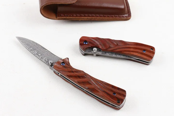 Ny ankomst Damaskus Folding Kniv VG10 Damascus Steel Blade Naturliga Rosewood Handtag EDC Pocket Knivar med Leahter Sheath Package