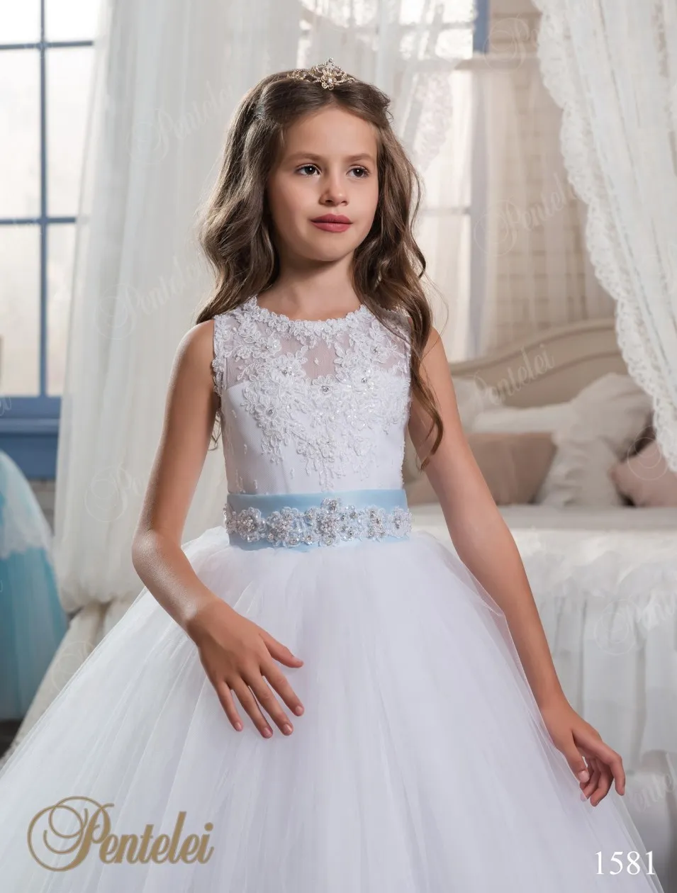 Kids Wedding Dresses 2021 with Tiered Skirt and Beaded Belt Appliques Tulle Ball Gown Flower Girls Gowns for Little Girls