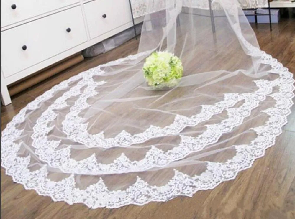 Top Fashion High Quality White Ivory Bridal Wedding Veil Applique Beautiful Wide Lace Edge Applique Cathedral Veils