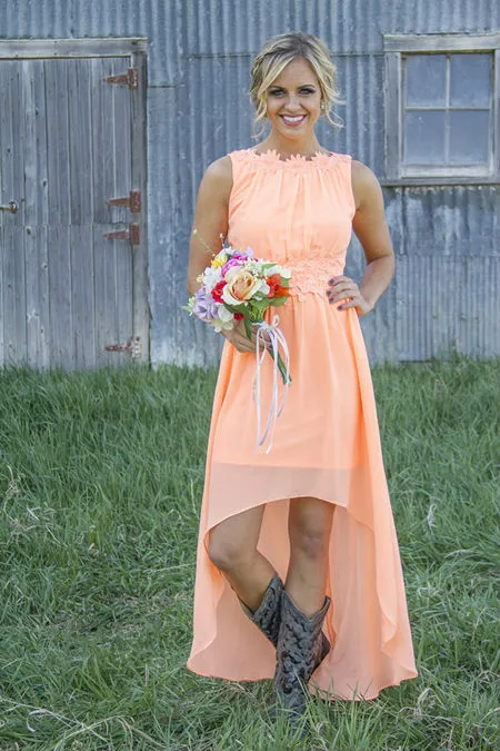 Country Westen Colored High Low Bridesmaid Dresses Chiffon Short Bridesmaid Dreess Cowboy Boots Appliq7244401과 함께 명예 드레스 하녀