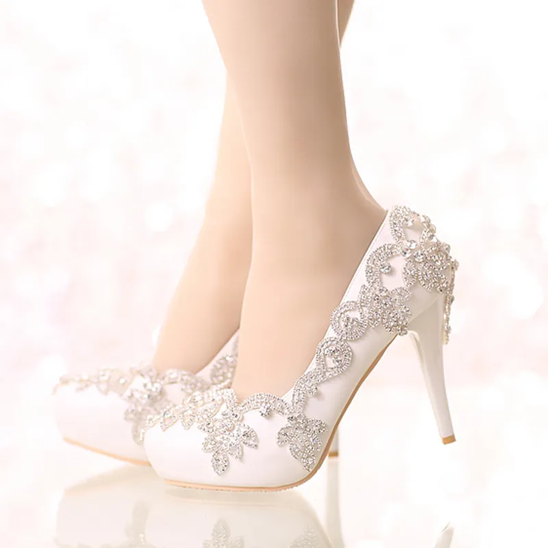 Sapatos Exquisite Rhinestone nupcial Sapato de bico fino e Toe Rodada Platform Cor Branca Sapatas do casamento com prata strass Prom Bombas