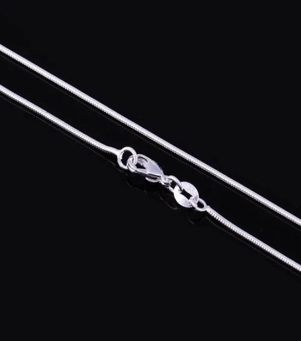 Kedjor stora 100 st 925 Sterling Silver Smooth Snake Chain Necklace Hummer Clasps Chain Jewelry Storlek 1mm 16 tum