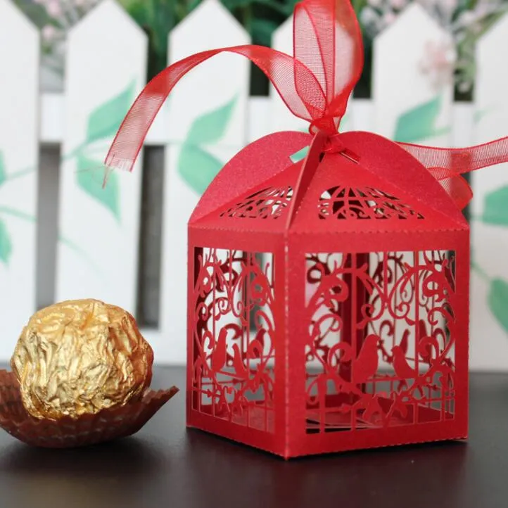 Hohlvogel -Stil Hochzeitsbevorzugt Candy Boxen Geschenkboxen mit B￤ndern Pink Purple Red White1307080