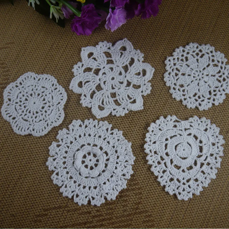 30st White Crocheted Doilies Placemat för bröllopsugn Applique Decor 8-13cm Dukmattor Vintage Coaster Pads Disc Cup Mat Aa5H01