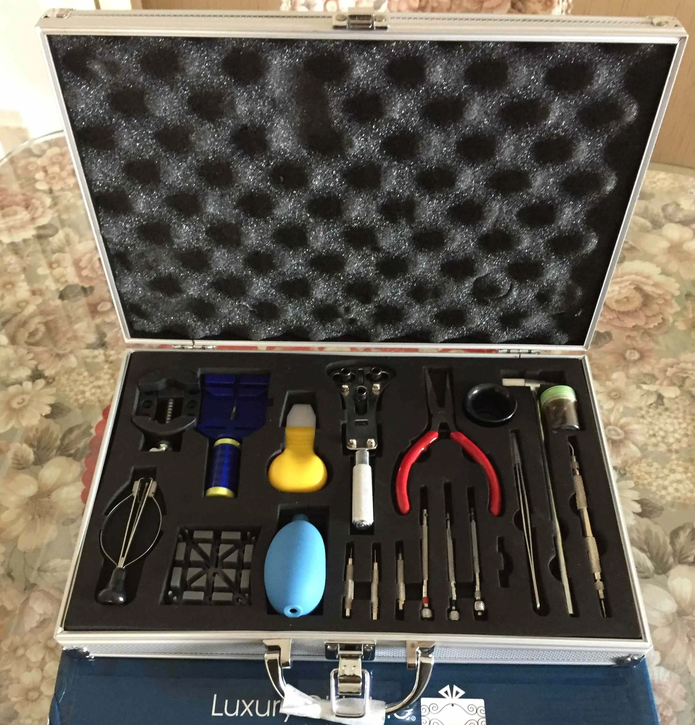 Kit Di Strumenti La Riparazione Di Orologi Da Orologiaio Kit La Rimozione  Delle Maglie Del Cinturino Kit Di Strumenti Orologiai Nuovo Dispositivo Di  Rimozione Dellapertura Della Cassa Posteriore Bar241G Da 45,62 €