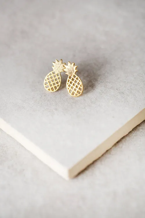 Cute Tiny Pineapple Earrings Lovely Ananas Earrings Simple Funny Outline Fruit Stud Earrings for Women Minimalist