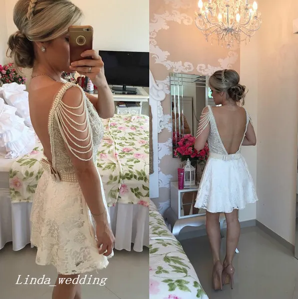 2019 Biały Koktajl Sukienka Krótkie Głębokie Dekolt Perły Prom Party Dress Homecoming Suknie Formalna Suknia Event Plus Size Vestidos de Cooctel