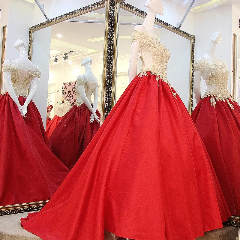 Alta Qualidade de Ouro E Vermelho Vestidos de Baile 2017 Fora Do Ombro Rendas Applique Frisada Vestidos de Noite de Cetim Vestido De Baile Formal Vestidos de Festa