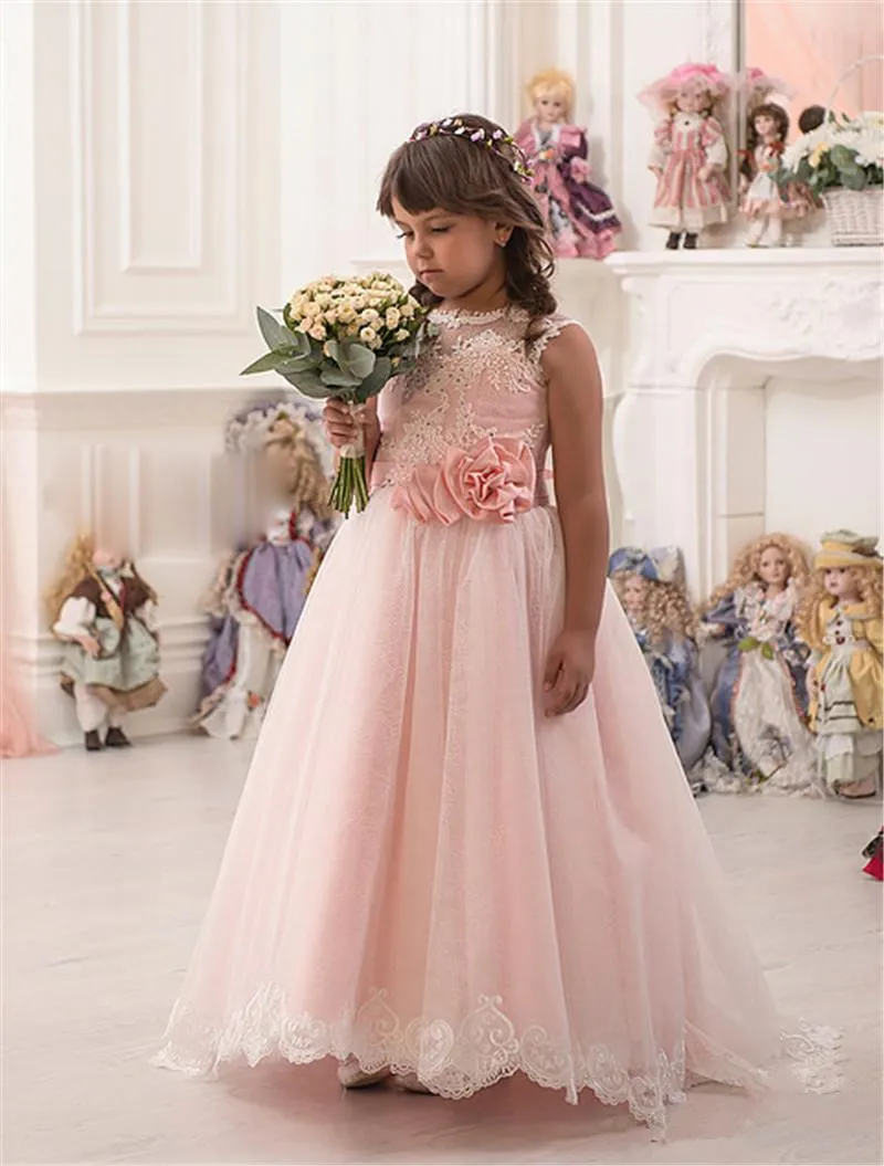 Bonitos vestidos de encaje de champán para niñas de flores Sirena con volantes en los hombros Mangas con capucha de tul hinchadas Vestidos de desfile de primera comunión para niños