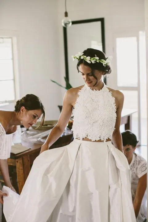 Zweiteiliges Hochzeitskleid für den Sommer, draußen, Brautkleid, Neckholder, rückenfrei, sexy, weißes Hochzeitskleid aus eleganter Spitze und Taft