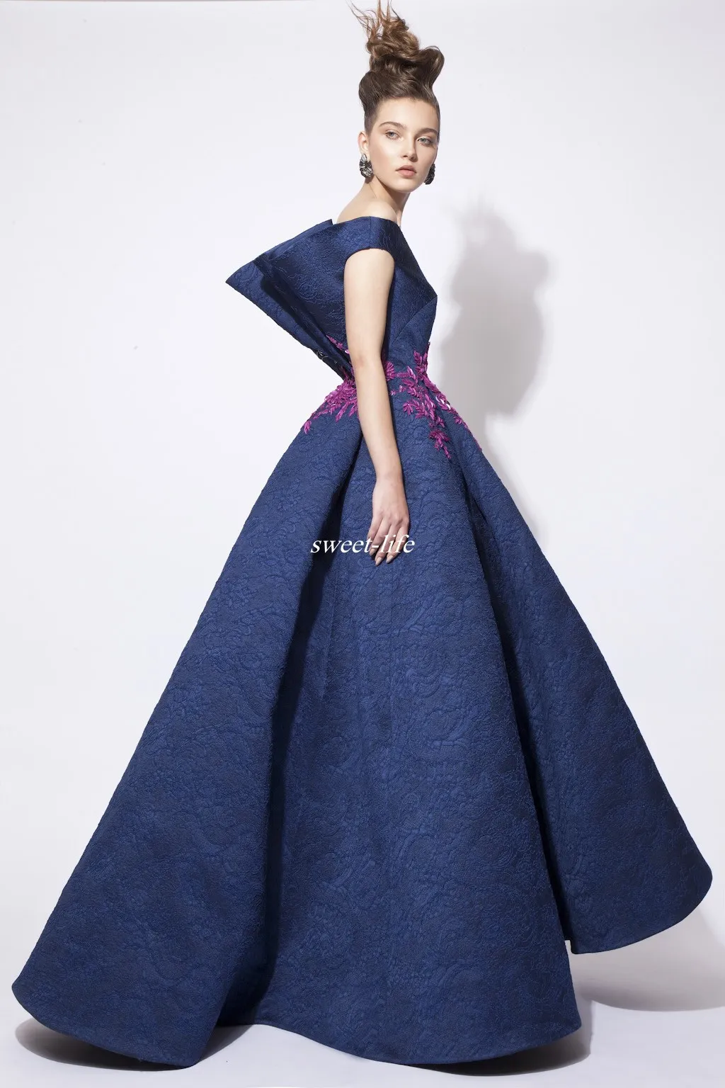 レースイブニングドレス2019 Krikor Jabotian Off Screald Embroidery Ruffle Backless Ball Gown Prom Dress Modest Design Celebrity EVE1994387