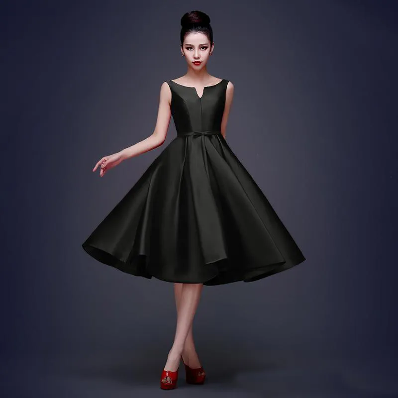 Black knee best sale length cocktail dress