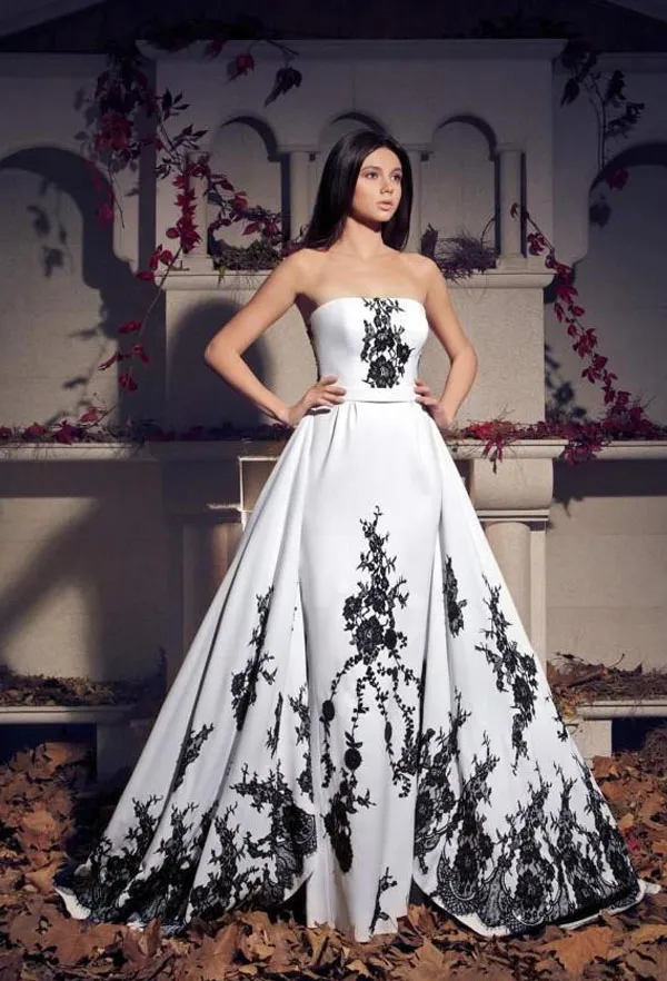 Vintage Strapless Lace Applique Wedding Dress with Lace Up Back White Satin A Line Bridal Gown Custom Made 2024