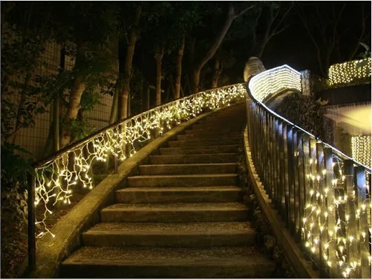 String Lights Christmas Outdoor Decoration 35m Droop 0305m Gardin Icicle String Lampe Garden Xmas Party 110V 220V1790906