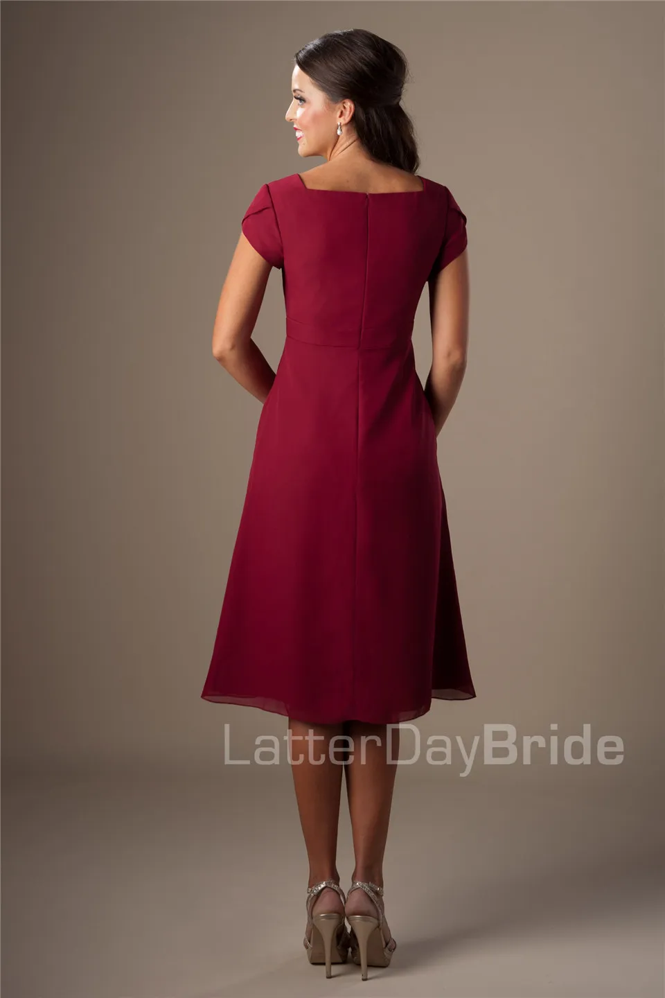 Dark Red Short Modest Bridesmaid Dresses With Short Sleeves Chiffon Beach Brides Maid Dresses Cheap Informal Wedding Party Dresses4886004