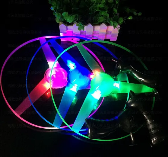 Flash Pull Luminous Flying Bucer 25 cm 3pcs LED LED UFO Children Flying Toys 65G