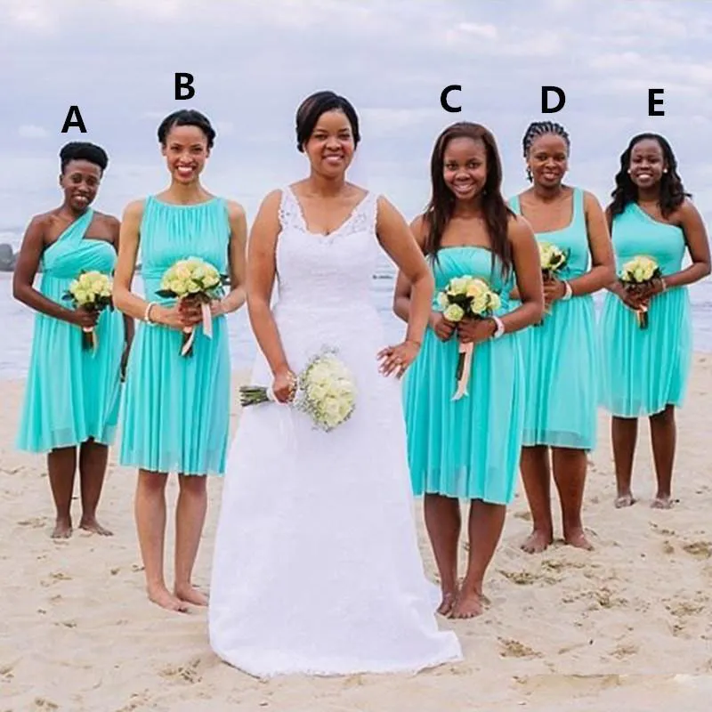 Billiga Chiffon Short Bridesmaid Dresses South Africa Knee Length Blue Beach Wedding Party Gowns Chiffon Ruched Afrikansk klänning för brudtärna