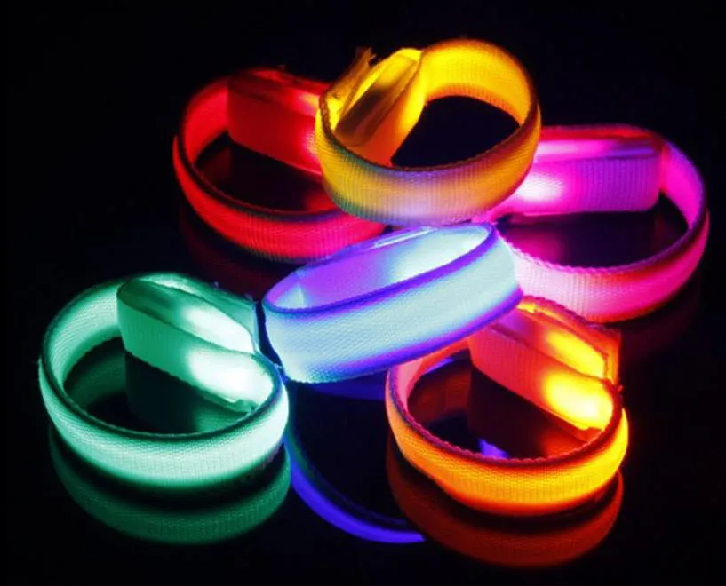 Rave Toy Party Grand Événement LED Lumineuse Clignotante Bracelet