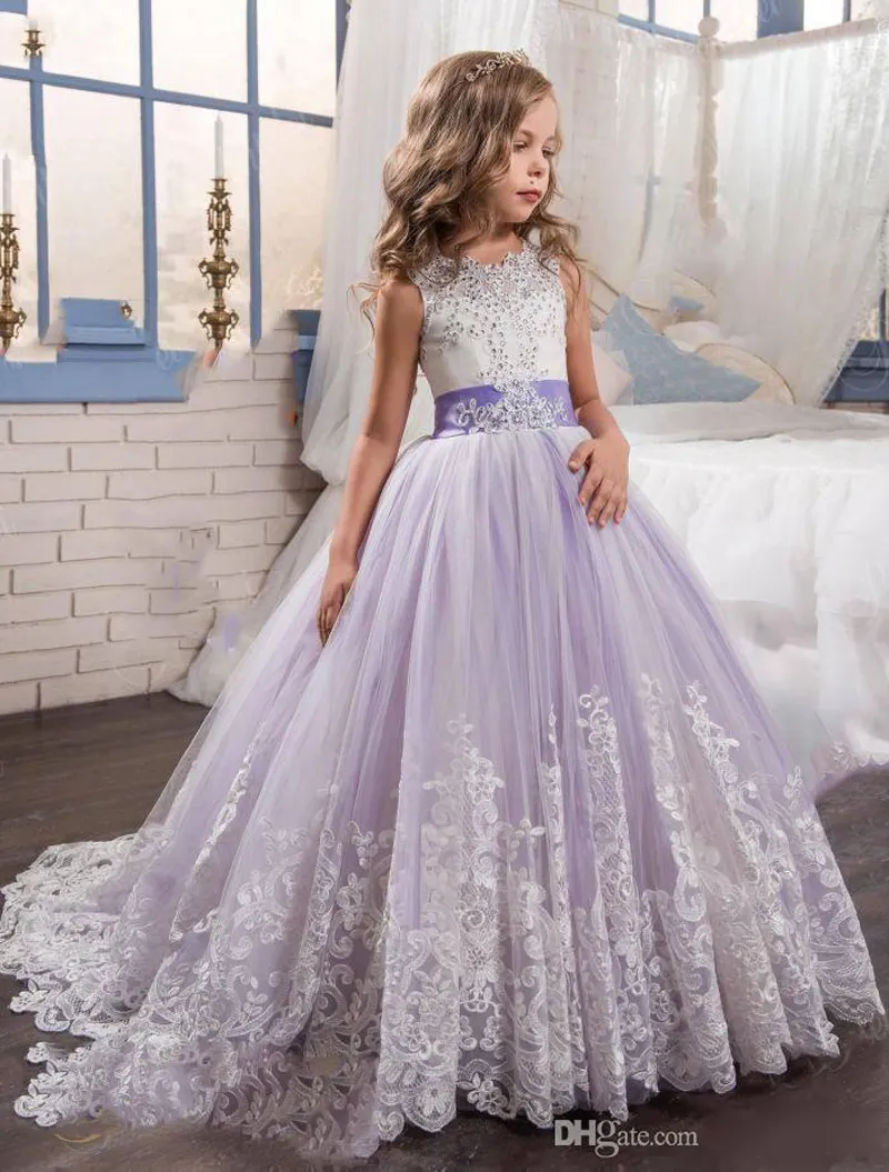 2017 Tutu Viola Natale Flower Girl Abiti Sash Perline Appliques Arco Abiti da sposa carini Hollow Back Ragazze Abito da spettacolo matrimoni