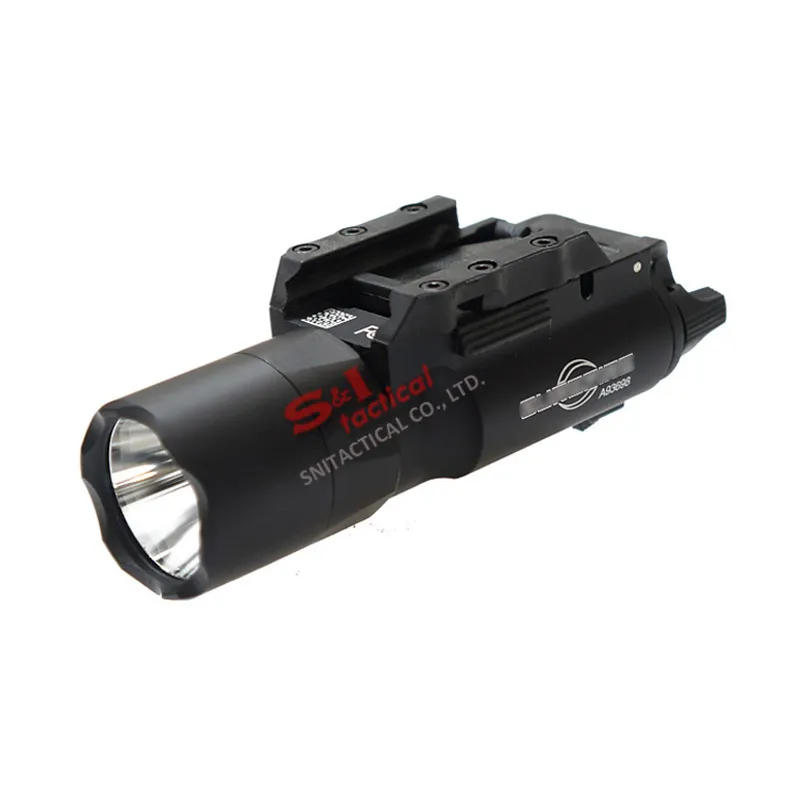 الضوء التكتيكي SF X300 Ultra LED Gun Light X300U يناسب المسدسات مع Picatinny أو القضبان العالمية لنطاق البندقية الأسود