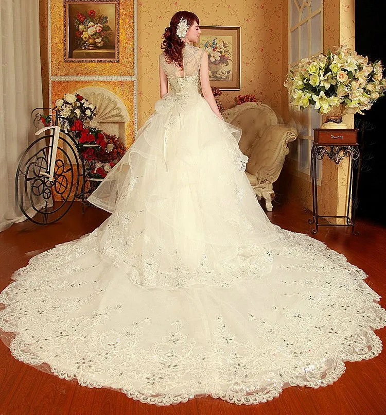 Luxe Perlé Cristal Robe De Bal Robe De Mariée En Dentelle Applique Sheer Col Haut Tulle À Lacets Chapelle Train Diamant Robes De Mariée Réel