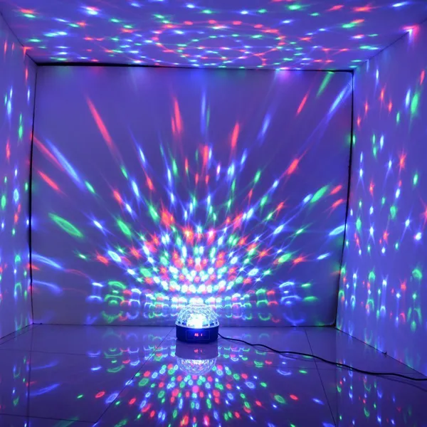 RGB Aktywowany dźwięk LED Kryształ Magiczny Ball Light Led Laser Light Disco Scena Oświetlenie Magiczna Kulka Efekt Światła Na Party 10szt