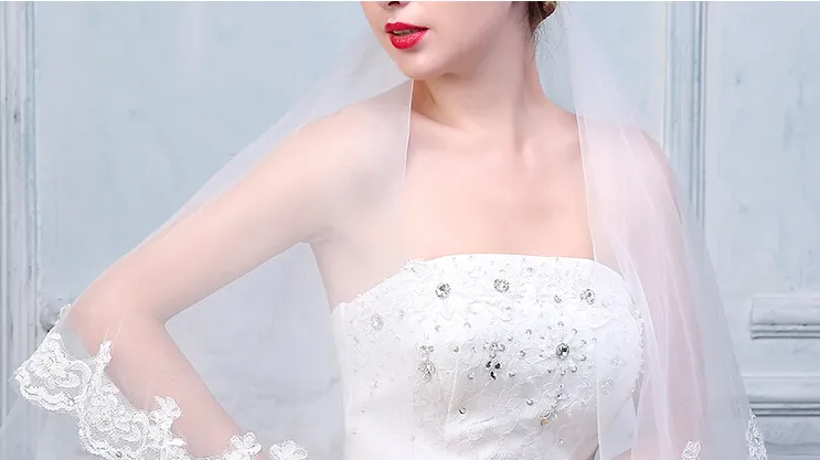 Real Po Sprzedawanie krótkich zasłony ślubnej 2017 Akcesoria weselne Wysokiej jakości koronkowe welony ślubne Mariage GV068181305