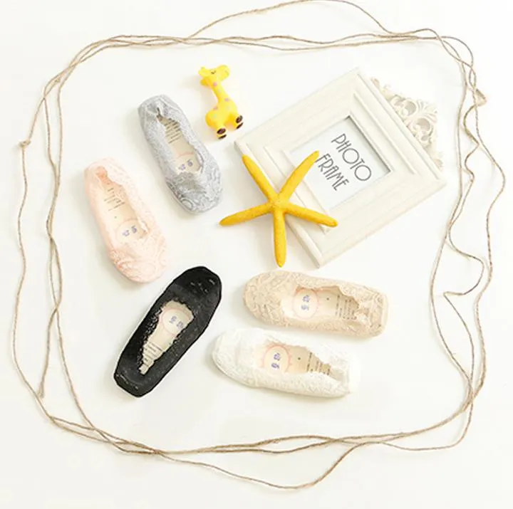 Bebek Çocuk Dantel Çorap Kız Prenses Ayak bileği Çorap Çocuk Pamuk Çorap Ayak Kapak Silikon Alt Kayma Önleyici Bebekler Çorap 5 Renk 12574