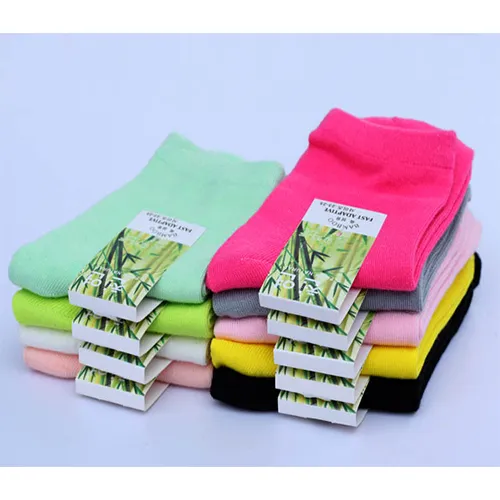 Atacado- 10Pairs = 1 lote de alta qualidade de bambu casual moda mulheres meias sólidas cores venda quente fêmea frete grátis mf5614546