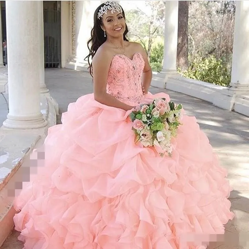 Księżniczka Organza Ball Suknia Kryształowa Quinceanera Dress 2019 Plus Rozmiar Wielopoziomowy Ruffles Exposed Boning Beads Corset Eleganckie Sweet 16 Prom Dresses