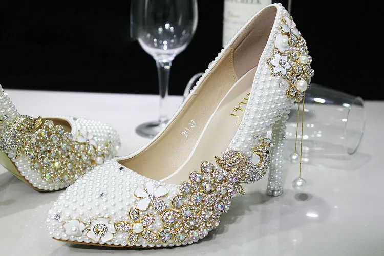 Роскошные жемчужины слоновая кость свадебные туфли для невесты Кристаллы выпускного вечера Высокие каблуки клевера стразы плюс размер заостренные носки свадебные туфли