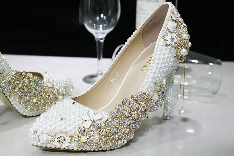 Luxury Pearls Ivory Wedding Shoes For Bride Crystals Prom High Heels Clover Rhinestones Plus Size Pointed Toe Bridal Shoes 276N