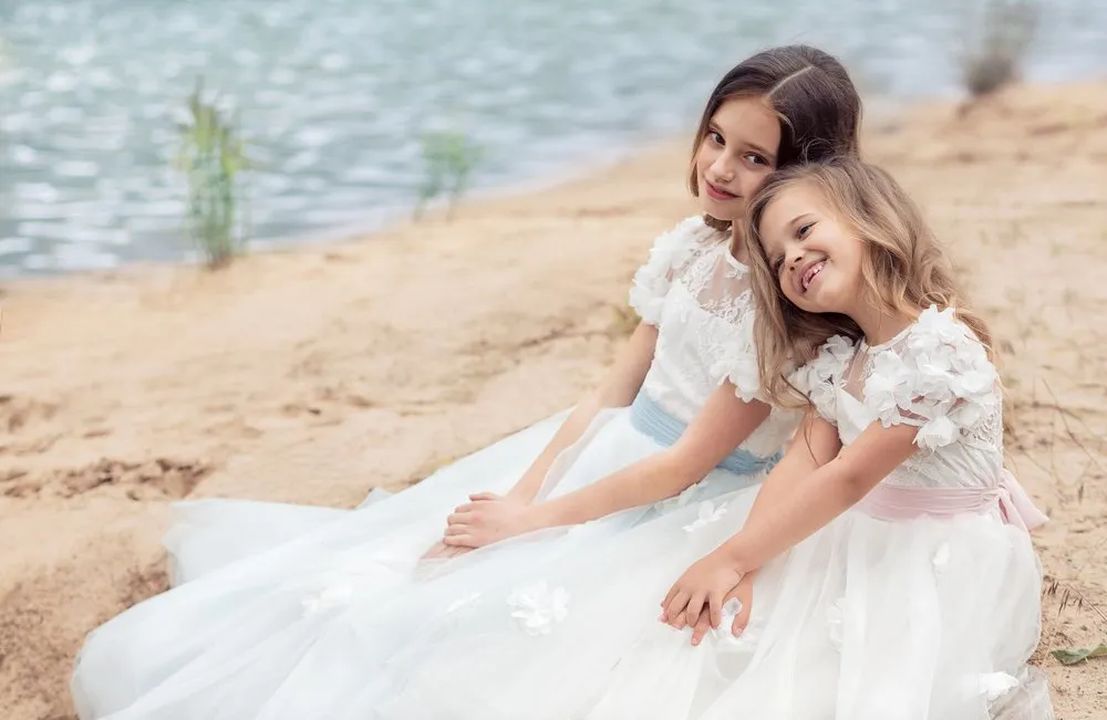 Elegant Flower Girls Dresses 2017 Papilio with Short Sleeves & Hand Made Flowers Real Photos First Communion Dress for Little Girls