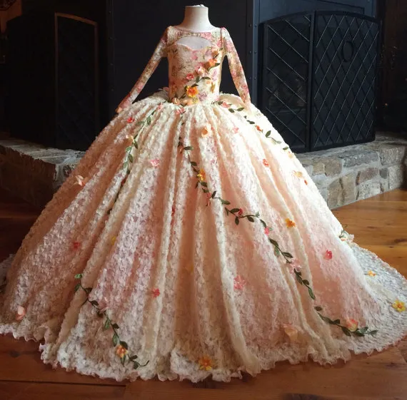Exquisite Flower Girl Dress: Floral Applique Lace Ball Gown