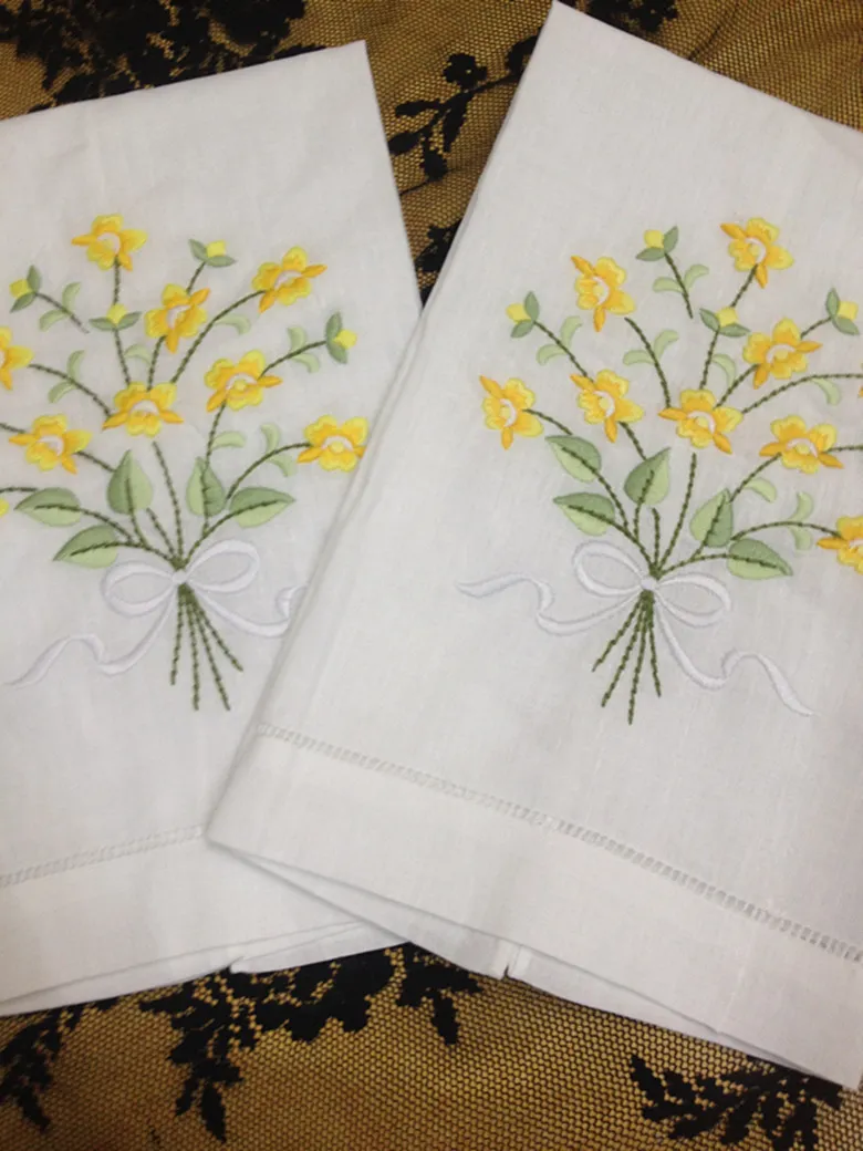 Home Textile White linen Guest Towels Hand Towel 14x22"Beautiful Embroidered and Hemstitched Edges White Linen Ladies Handkerchief