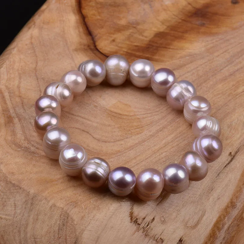 100 % modisches weißes/rosafarbenes 8–12 mm natürliches unregelmäßiges Süßwasser-Perlenarmband, elastisches Brautarmband mit Perlen