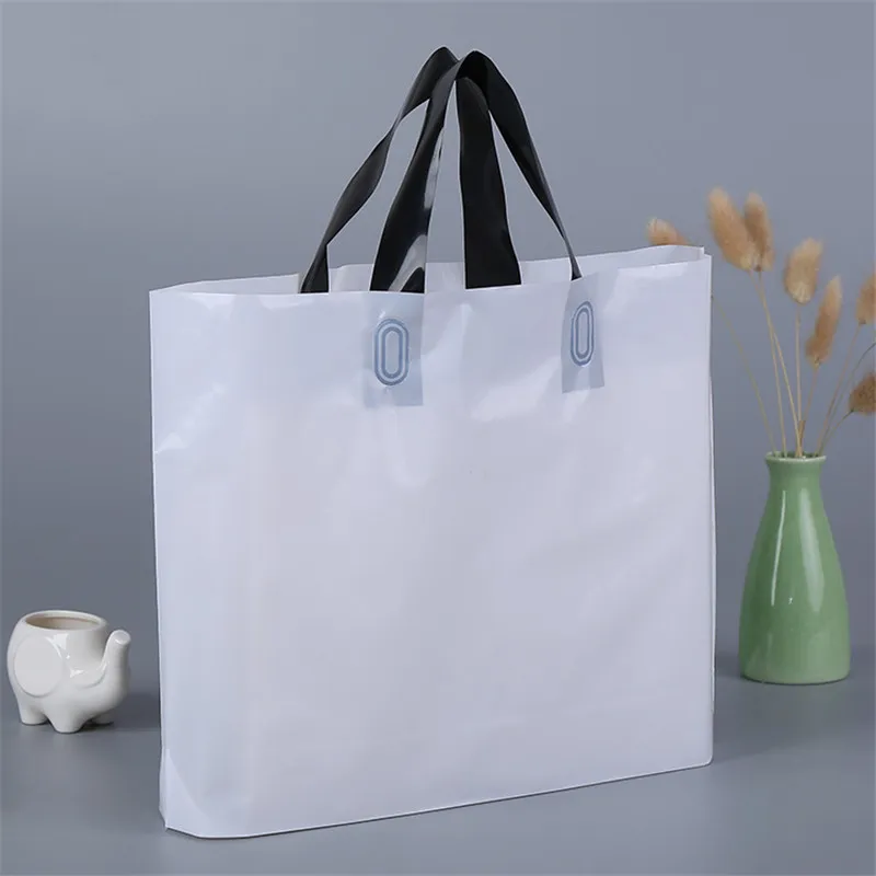 Sacs à provisions d'emballage en plastique imprimés par logo personnalisé avec poignée, sac d'emballage personnalisé pour vêtement/vêtements/cadeau LZ0773