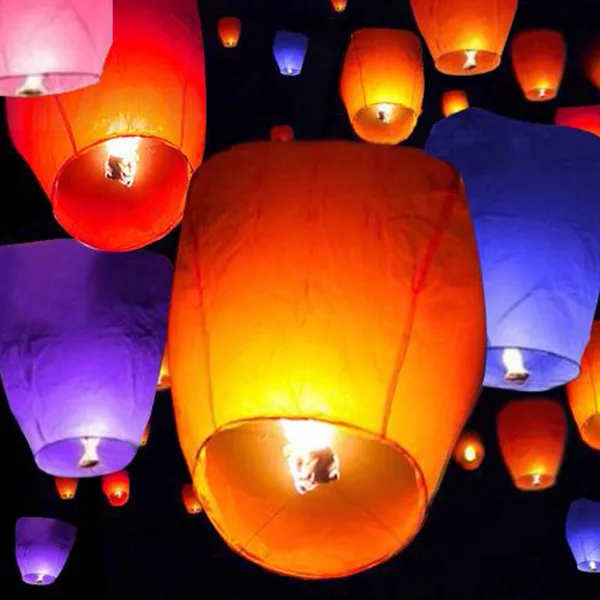 Che Desiderano Le Lanterne Volanti SKY Balloons Luci Halloween Luci Cinese  Di Kongming Laterns Carta Candela Desiderio Della Lampada Da 0,9 €