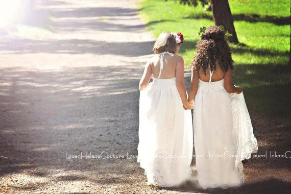 Plaża Boho Flower Girls Sukienki na Wesela 2017 Tanie Halter Pełna Koronka Bez Backlesji Długość Floor First Communion Dresses Custom Made EN4064