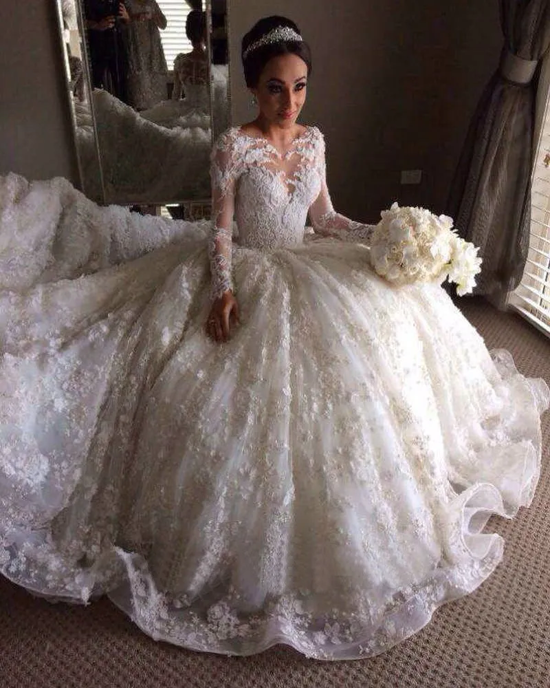 Abito da sposa di lusso con perline vintage e pizzo arabo con coda lunga e maniche lunghe applicate main image 0