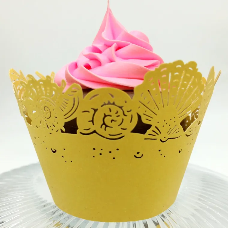 Bröllop favoriserar Shell Laser Cut Lace Cream Cup Cake Wrapper Cupcake Wrappers för bröllopsfödelsedagsfest dekoration parti