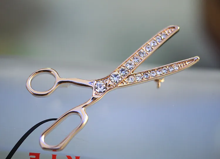 Fashion Unisex Mini Gold Plated Rhinestone Scissors Brooch Pin Gift Costume Accessaries Jewelry for women gift