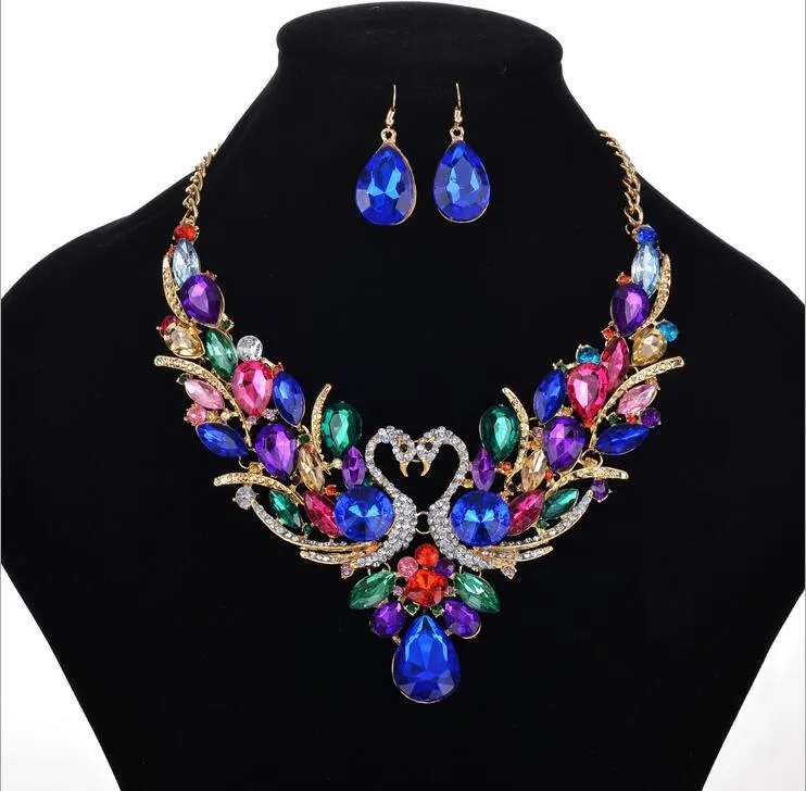 2017 Nuevas Conjuntos de Collar de Moda Forma de Cisne Diamantes de Colores Collares Cortos
