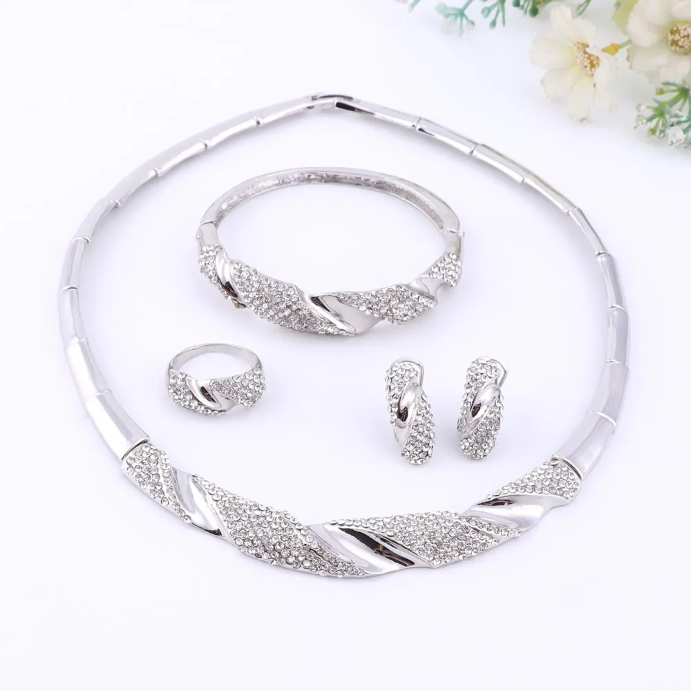 2 kolory Złoto Posrebrzane Kobiety Oświadczenie Naszyjnik Bransoletka Kolczyki Pierścieniowe Dla Party Wedding Jewelry Sets